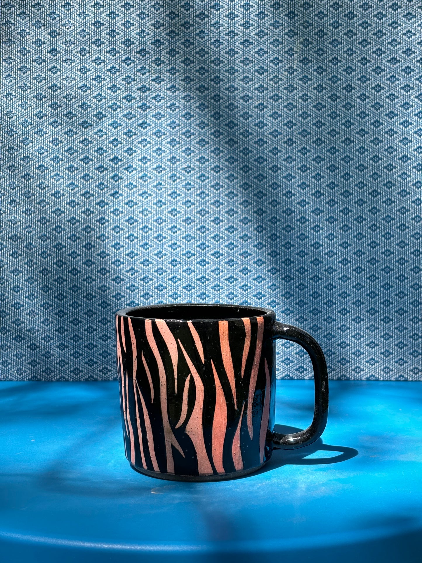 Ombre Large Tiger Mug